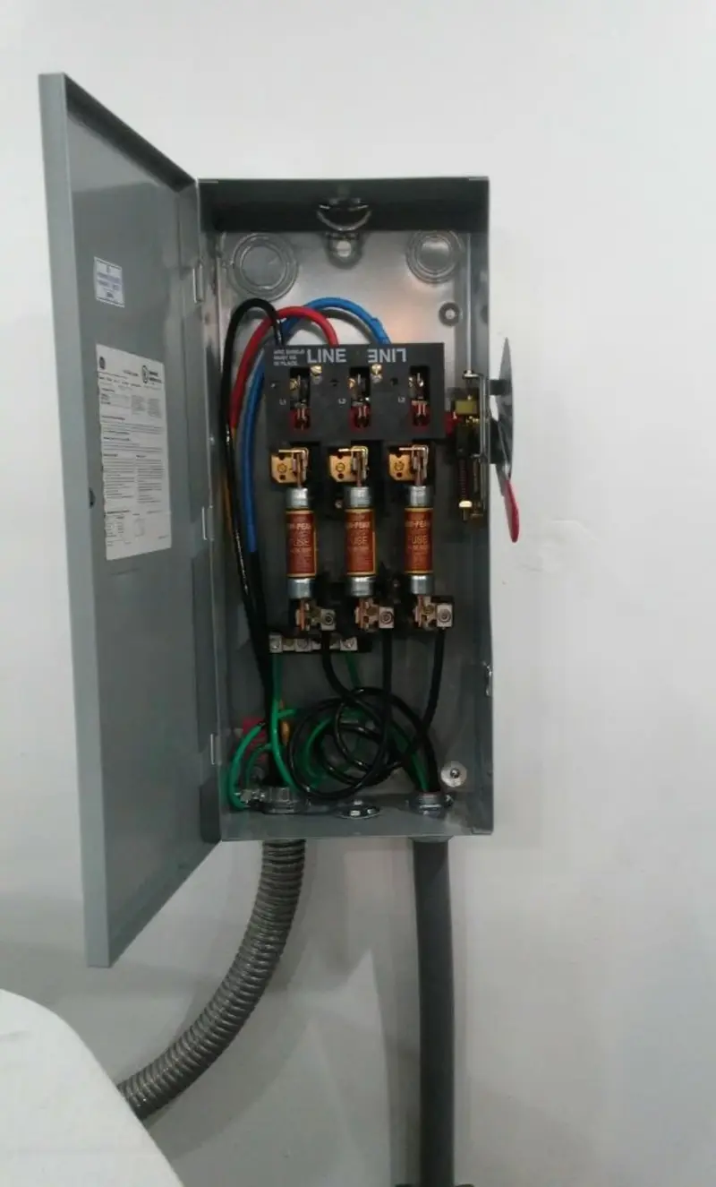 Three-phase disconnect switch installed for Smoke Detector Installation in Fort Morgan